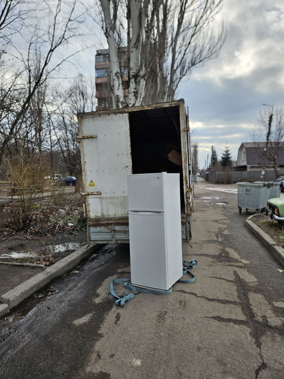 Перевозка холодильника Запорожье